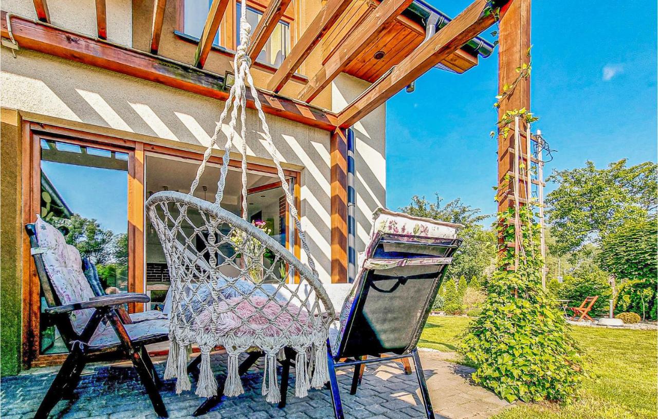 3 Bedroom Awesome Home In Zieleniewo