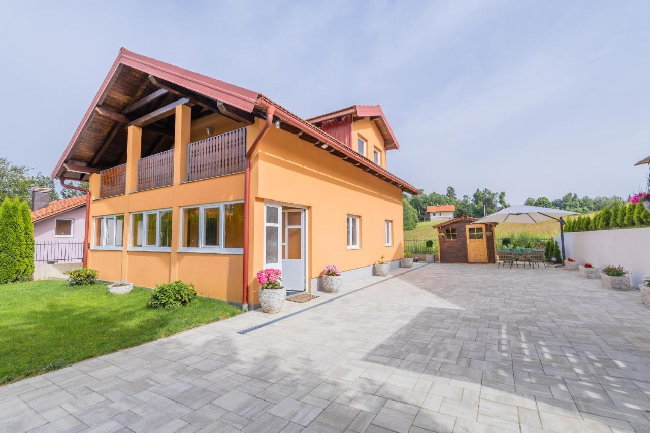 Mountain house "Kira" - B&B