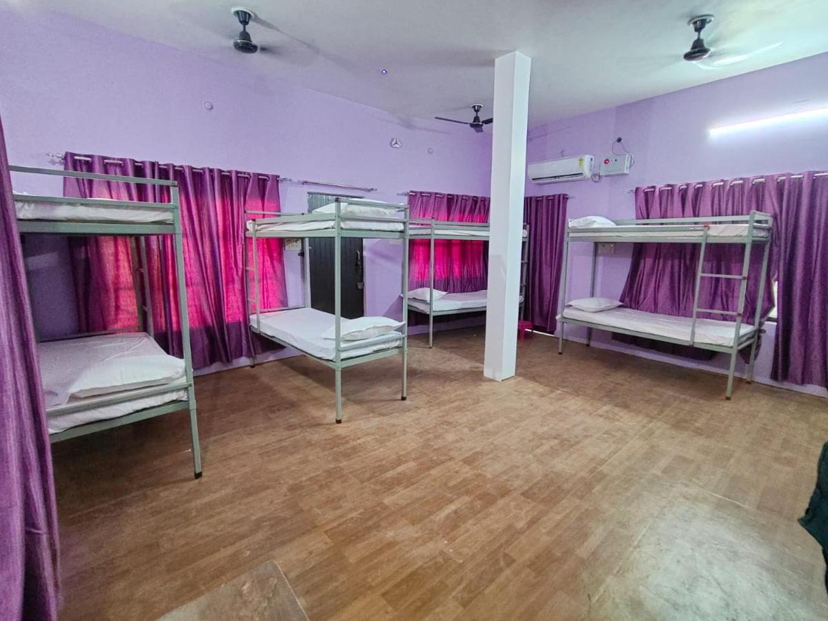 Bed in 8-Bed Mixed Dormitory Room