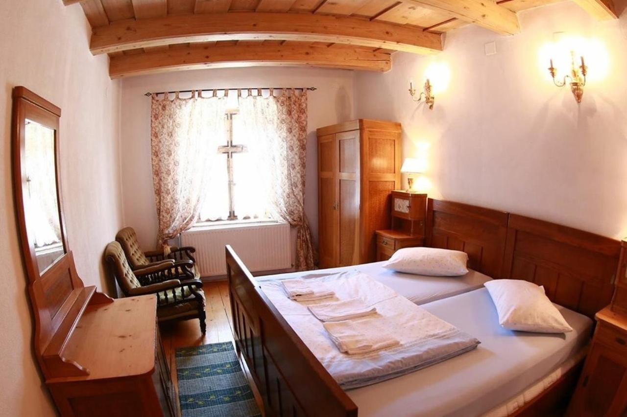 Dreibettzimmer mit eigenem Bad