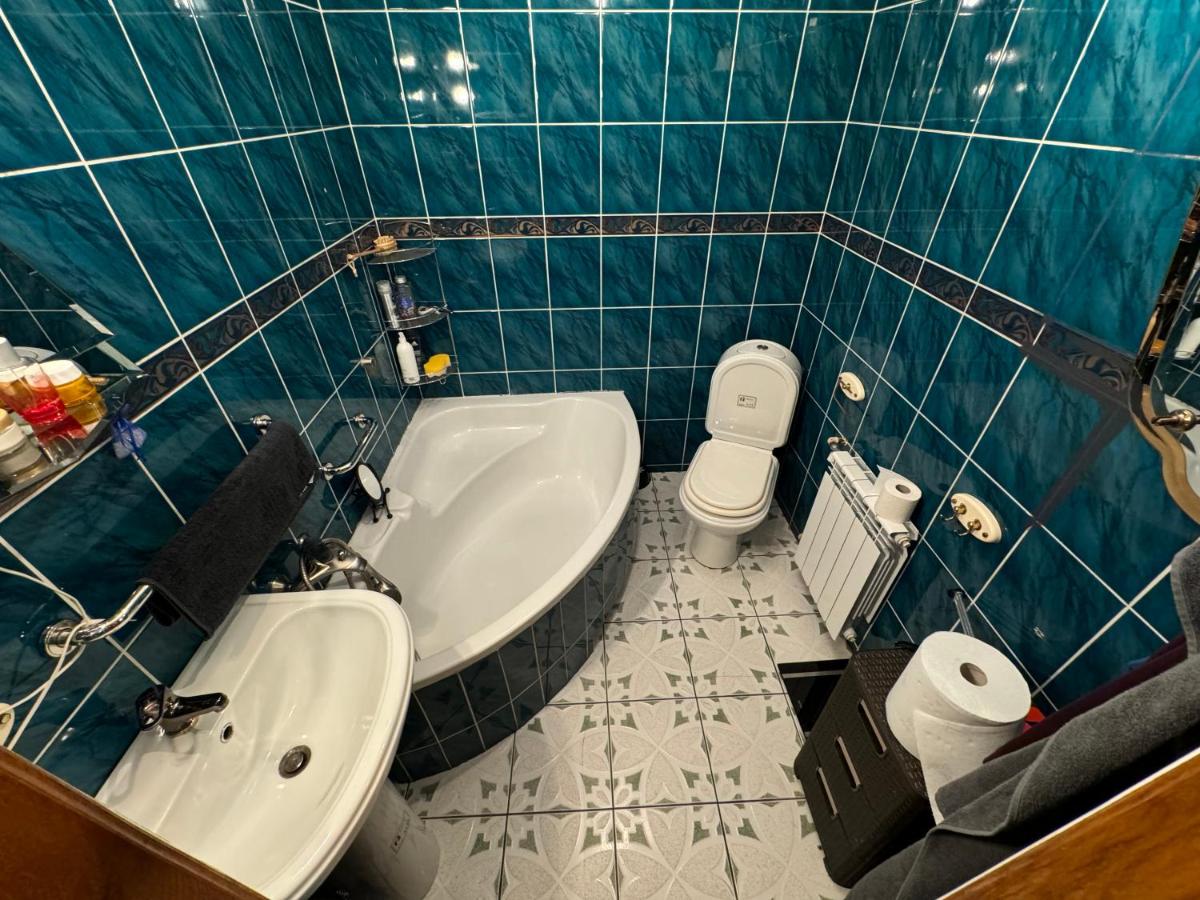 Appartamento con 2 Camere da Letto e Vista Acqua