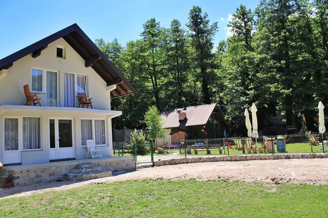 Vikendica Gajić - B&B Šipovo