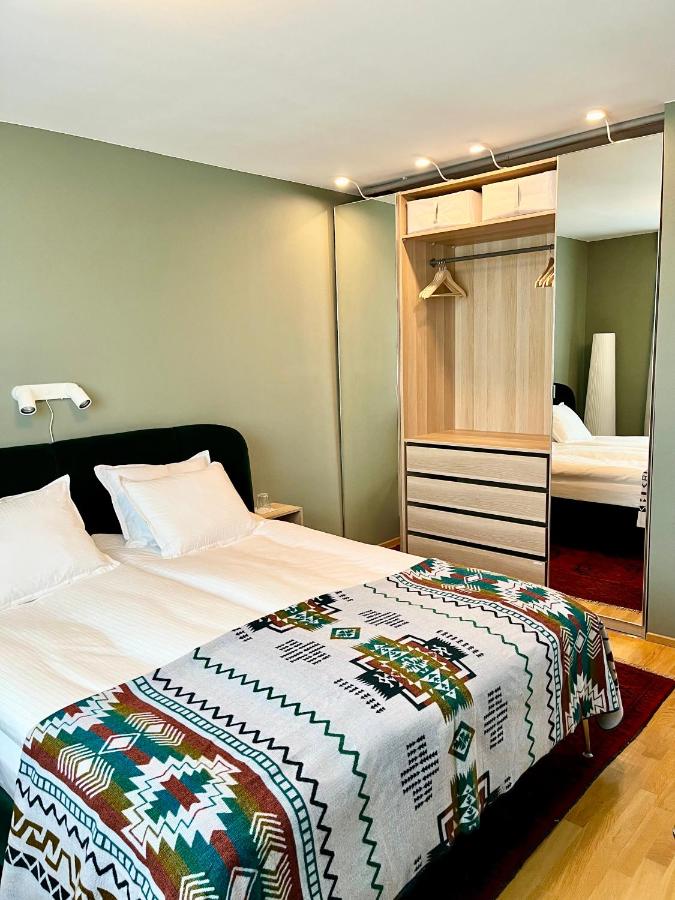 One-Bedroom Apartment with Balcony