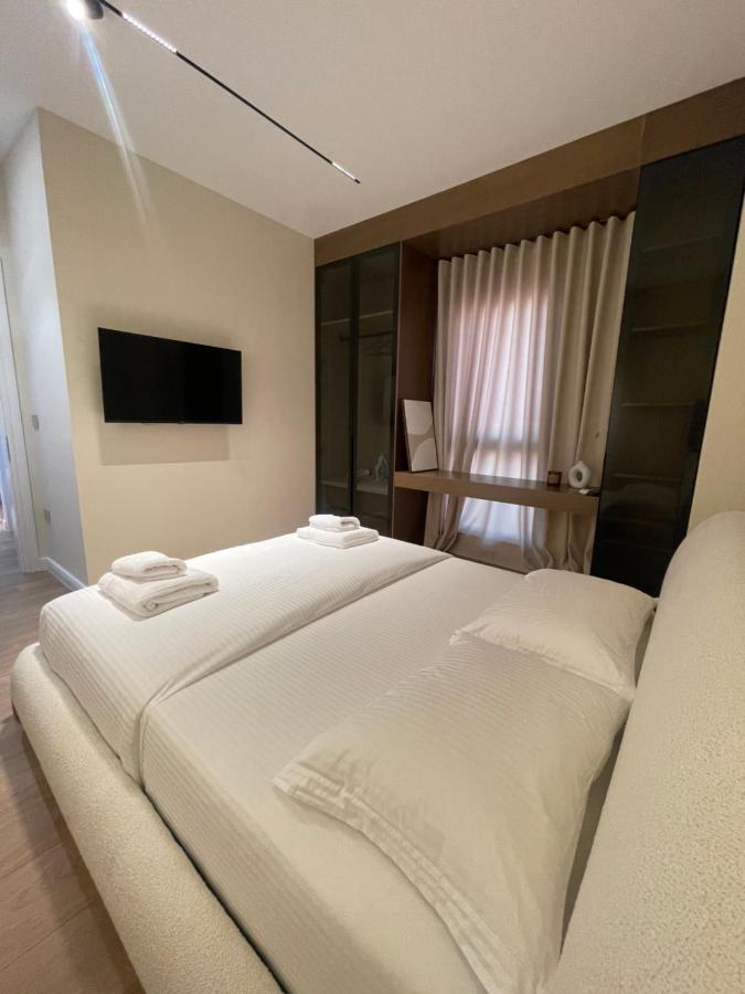 Two-Bedroom Deluxe Apartment with Balcony
