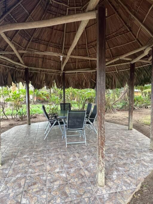 Maya Beach House - B&B Lívingston