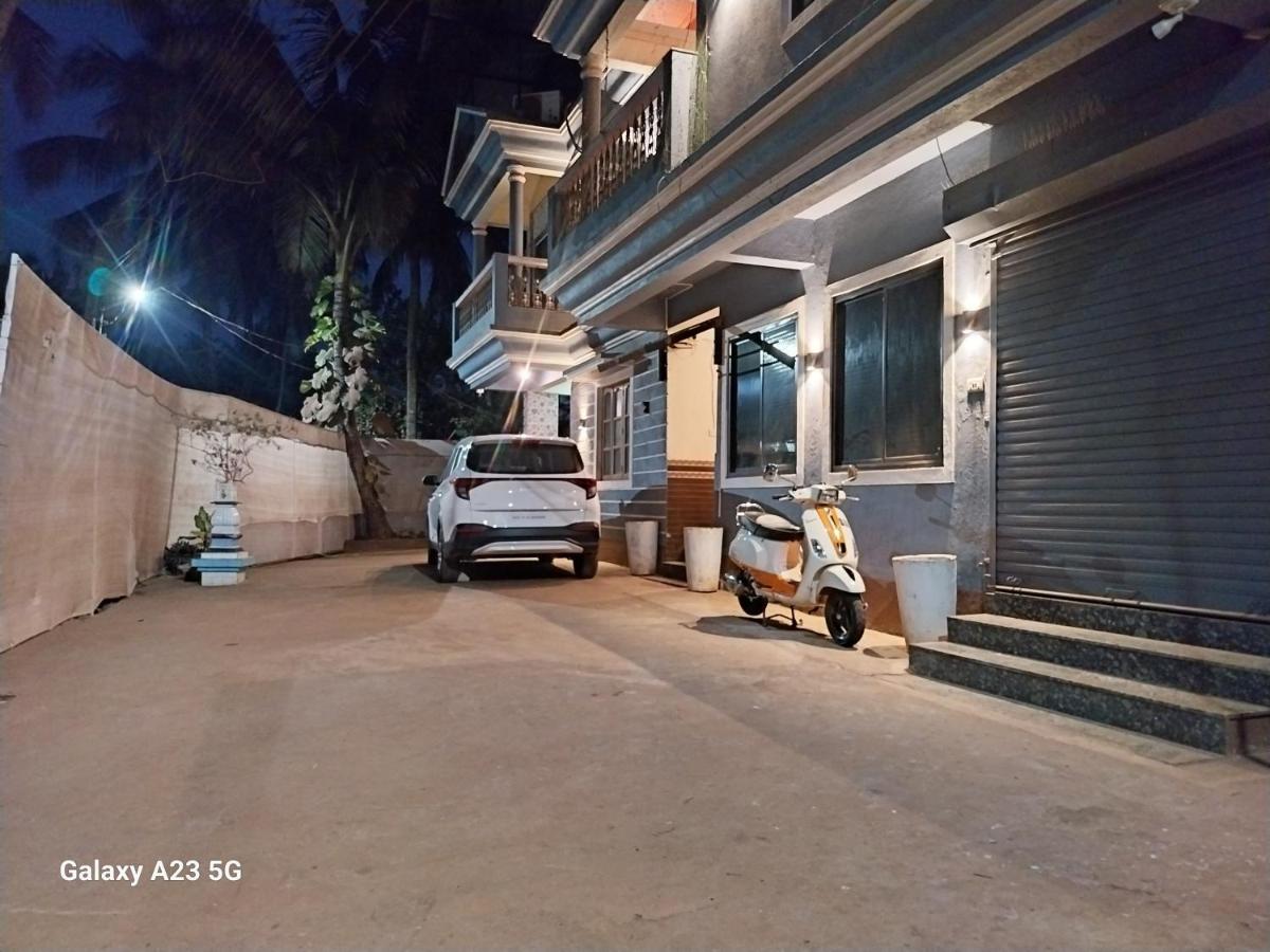 Vyana villa by the beach - B&B Morjim