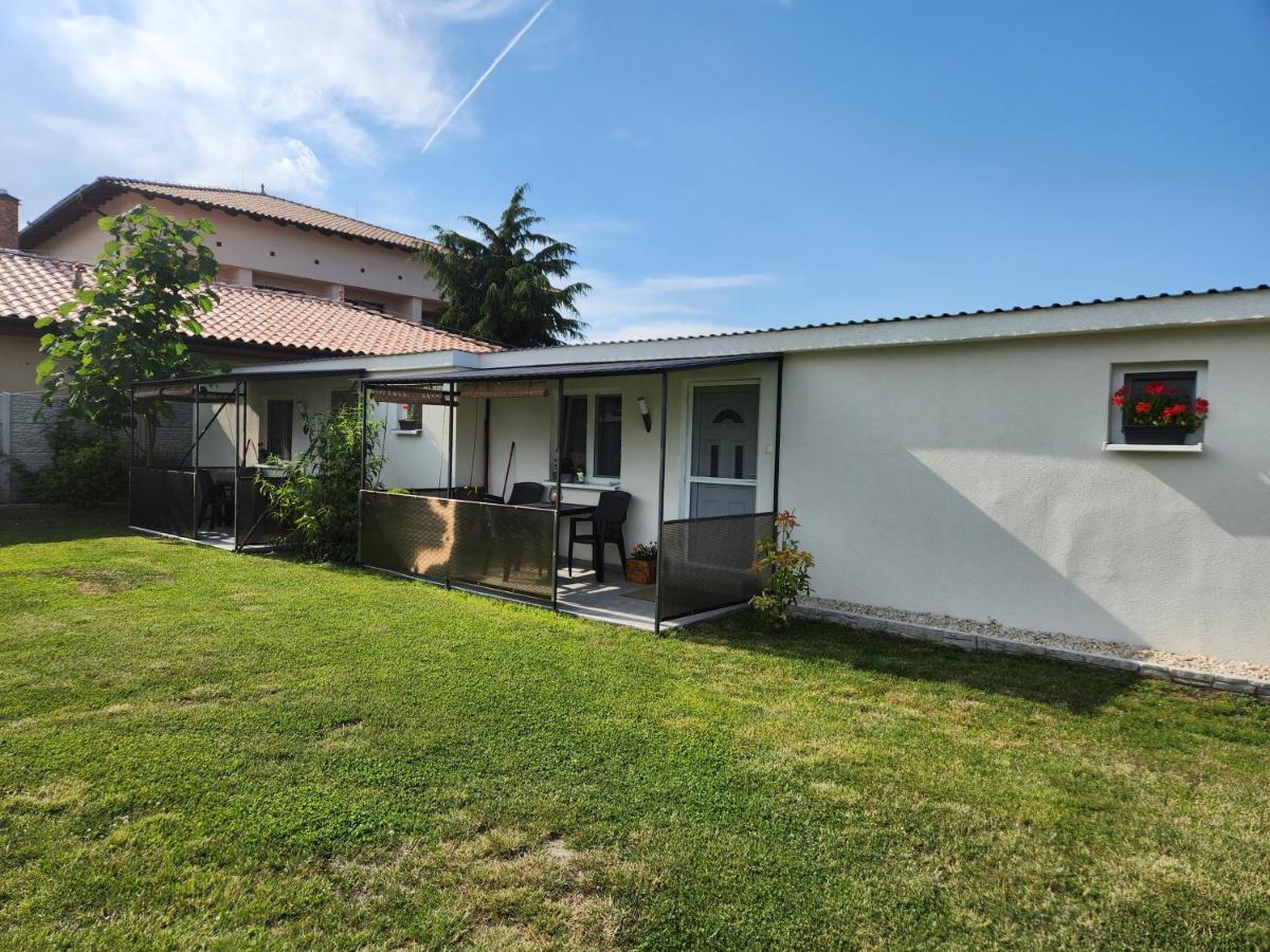 Melanie apartman - Ferienwohnung