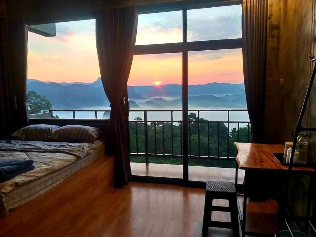 Double Room with Mountain View