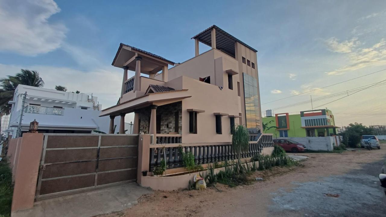 SHI's Thulasi 2BHK in Coimbatore Near to Karpagam College, Palakkad Highway, Rathinam College and More - Bed and Breakfast Coimbatore