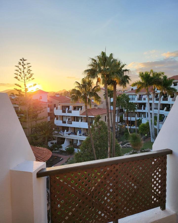 Moderno y luminoso ático con vistas y piscina - Ferienwohnung San Miguel De Abona