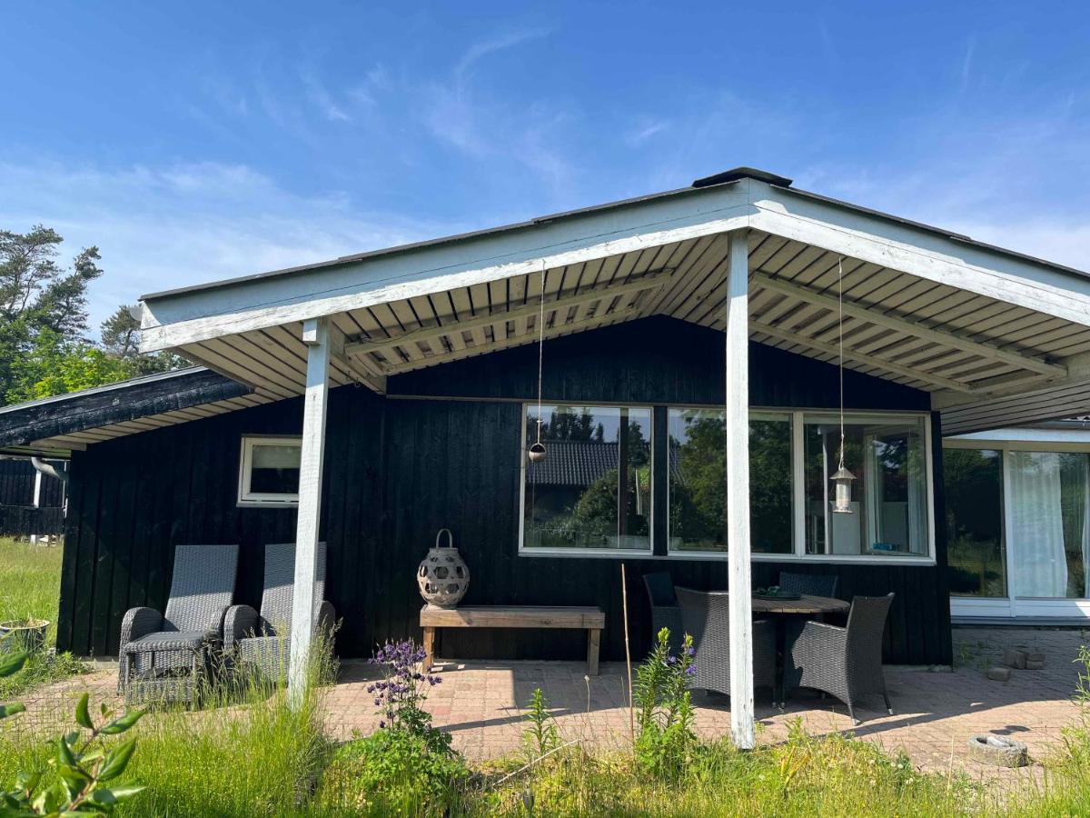 Holiday Home Close To The Beach In Nødebohuse - B&B