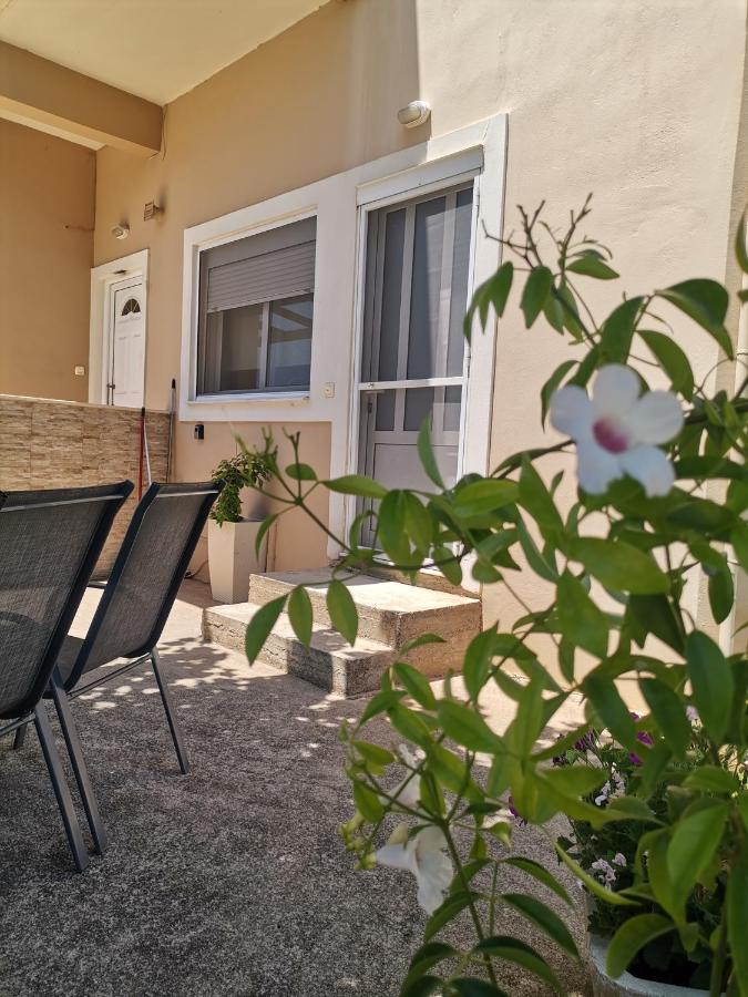 Great apartment with a nice yard - B&B