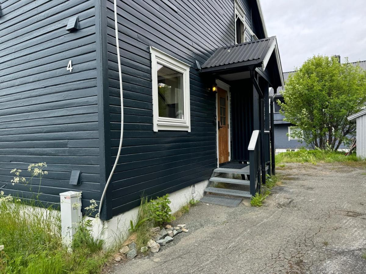 WALO APARTMENTS TROMSDALEN - Close to cable car and Arctic Cathedral, 10 min by bus to city centre, Free parking - Bed and Breakfast