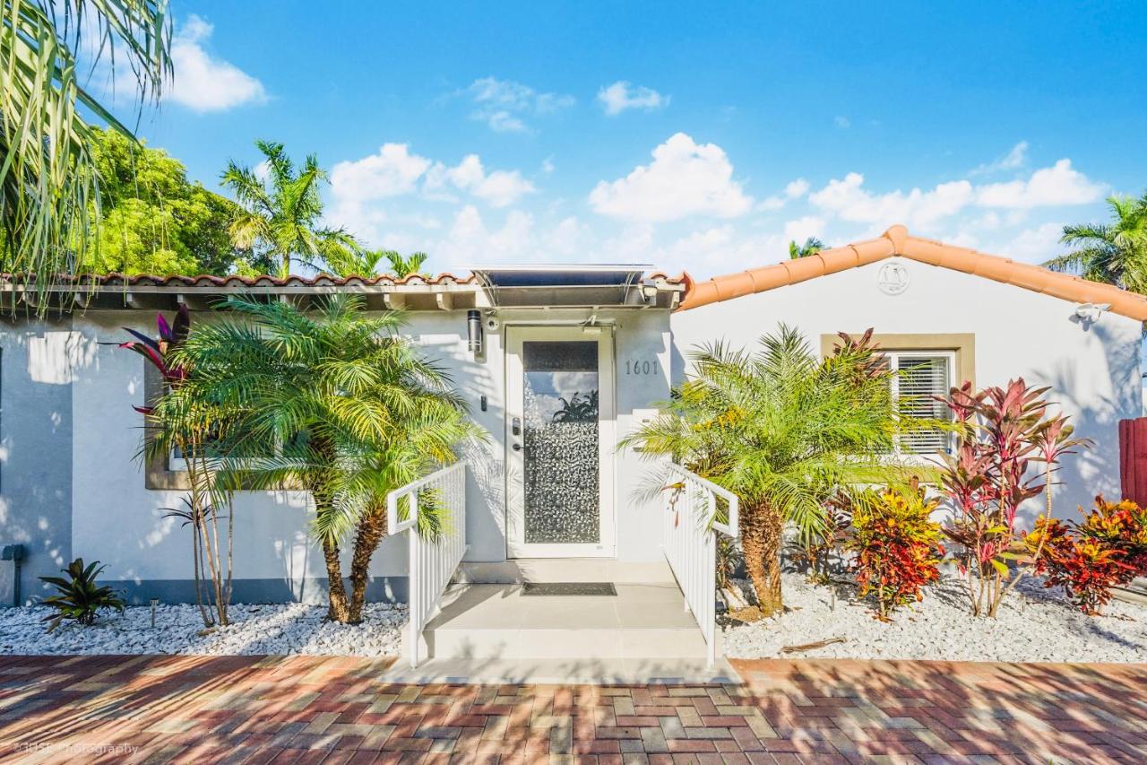 Coastal Paradise 7 min to Beach with Game Room Mini Golf and Heated Pool - B&B