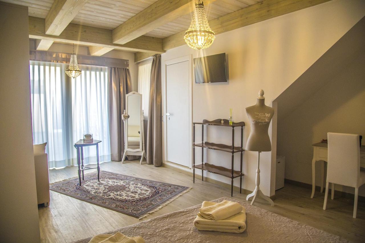Quadruple Room with Terrace