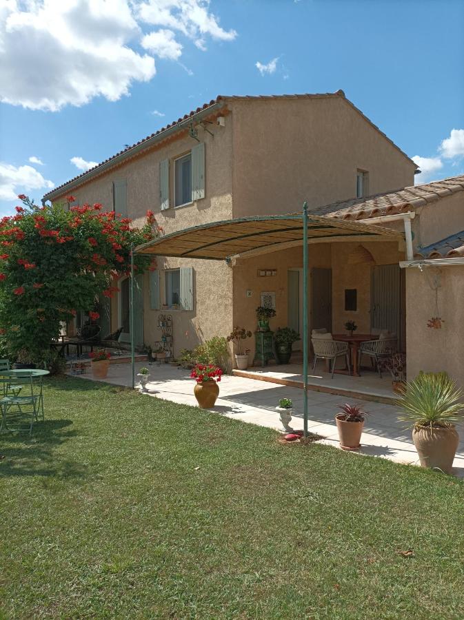 Chambre d'hôte au cœur des Alpilles - Bed and Breakfast