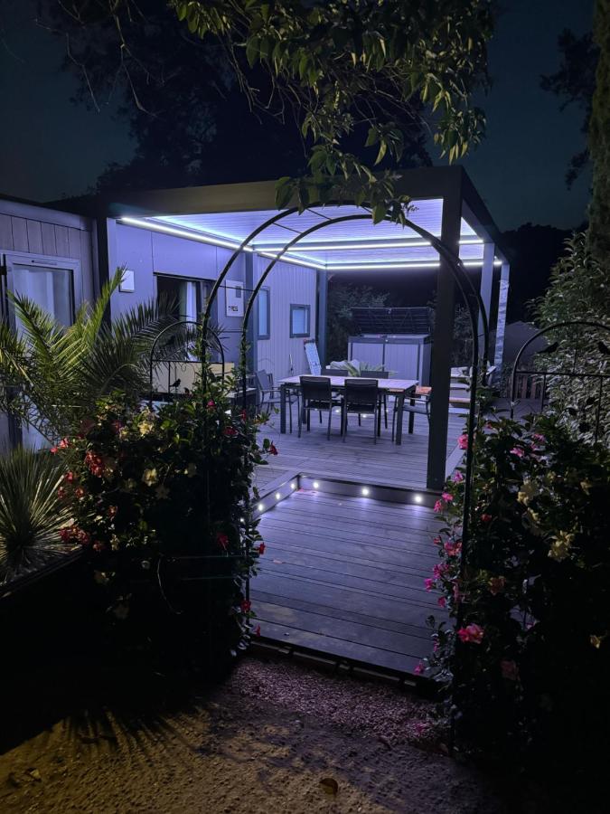 Mobil-home Parc Montana Gassin - B&B