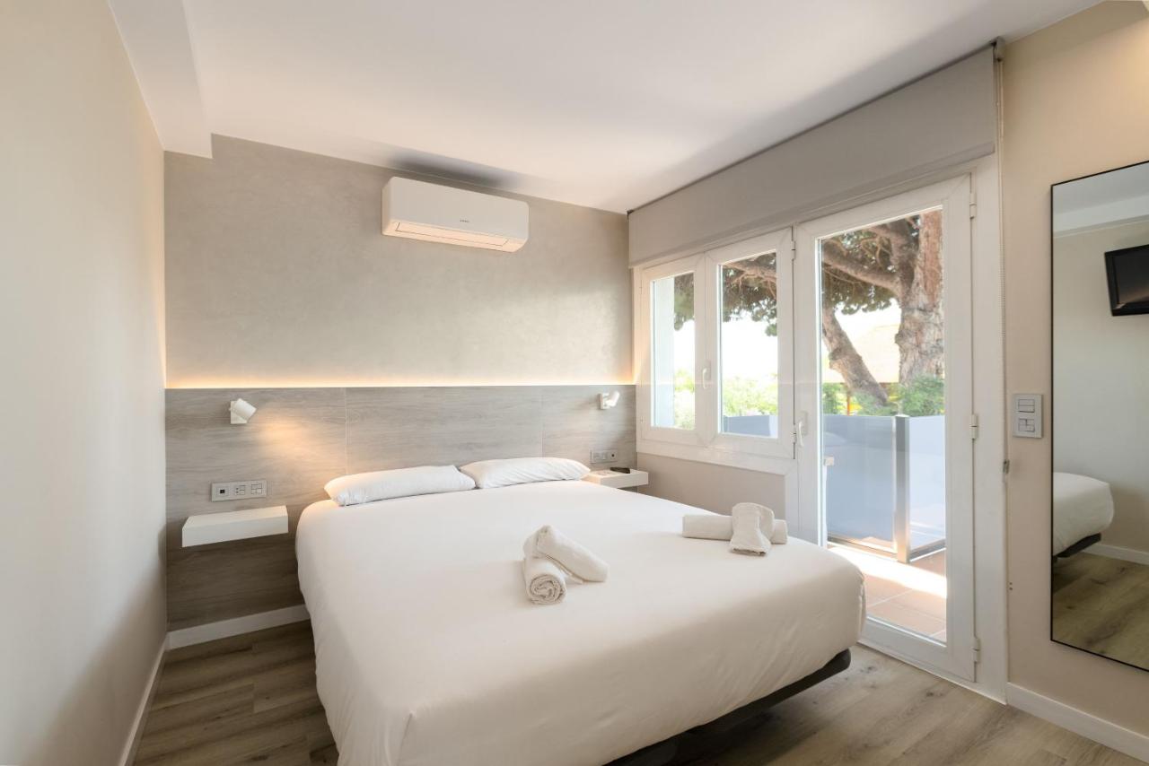 One-Bedroom Deluxe Apartment