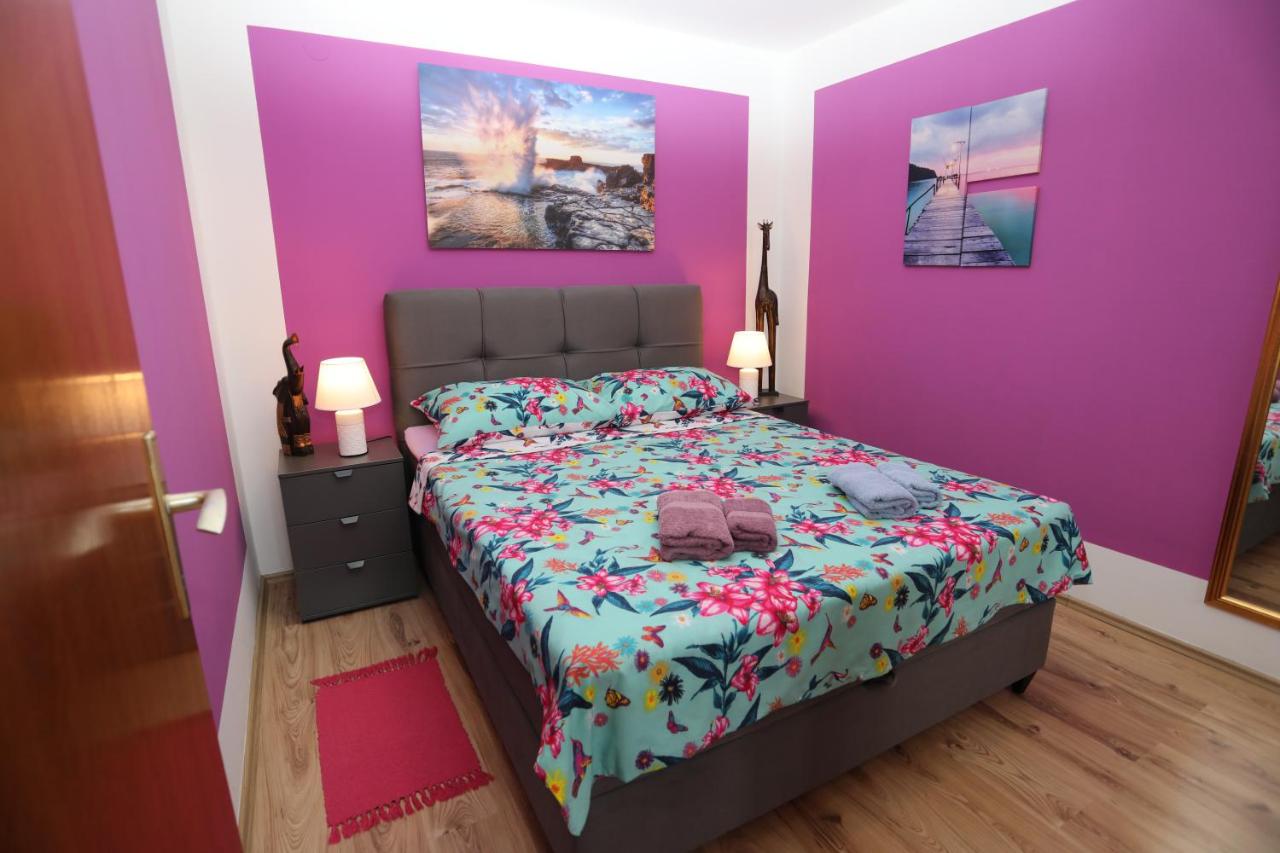 LOREN - B&B
