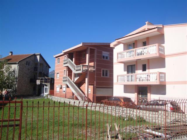 Apartment Holiday - Ferienwohnung