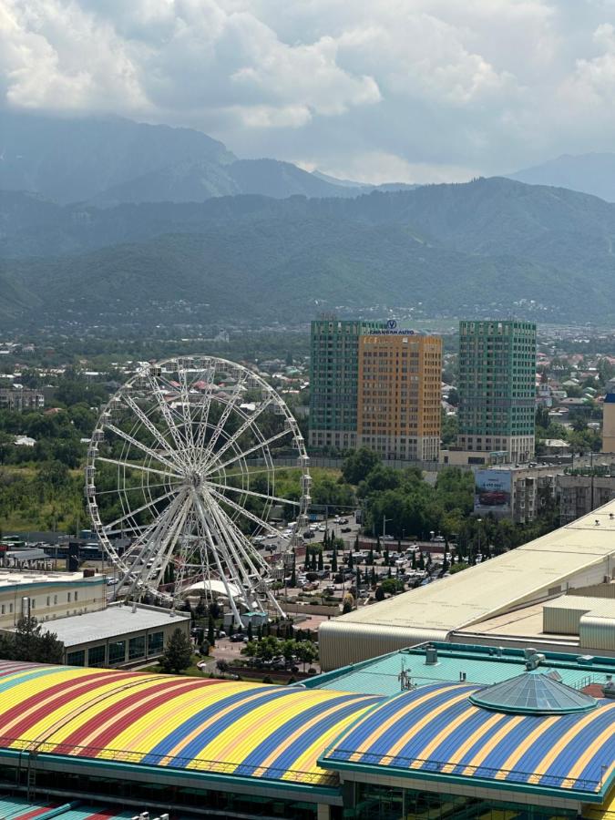 Mega Tower Apartments - Bed and Breakfast Alma-Ata