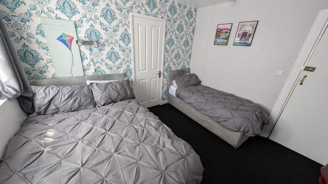 Triple Room with Private Bathroom
