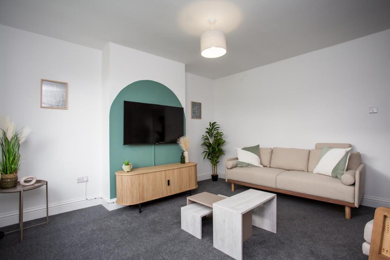 The Lampton - Modern - Gibside - Smart Tv - Wifi - B&B