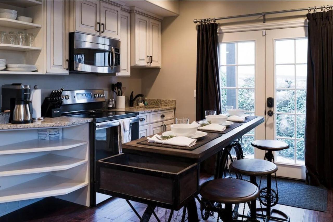 Snuggle Down Inn 1BR In Law Basement Suite - Bed and Breakfast Heber City
