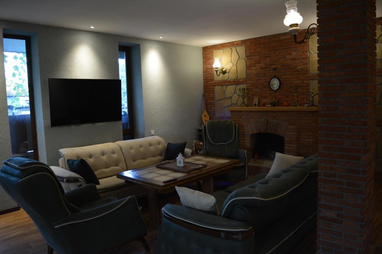 Velio Guest House - B&B