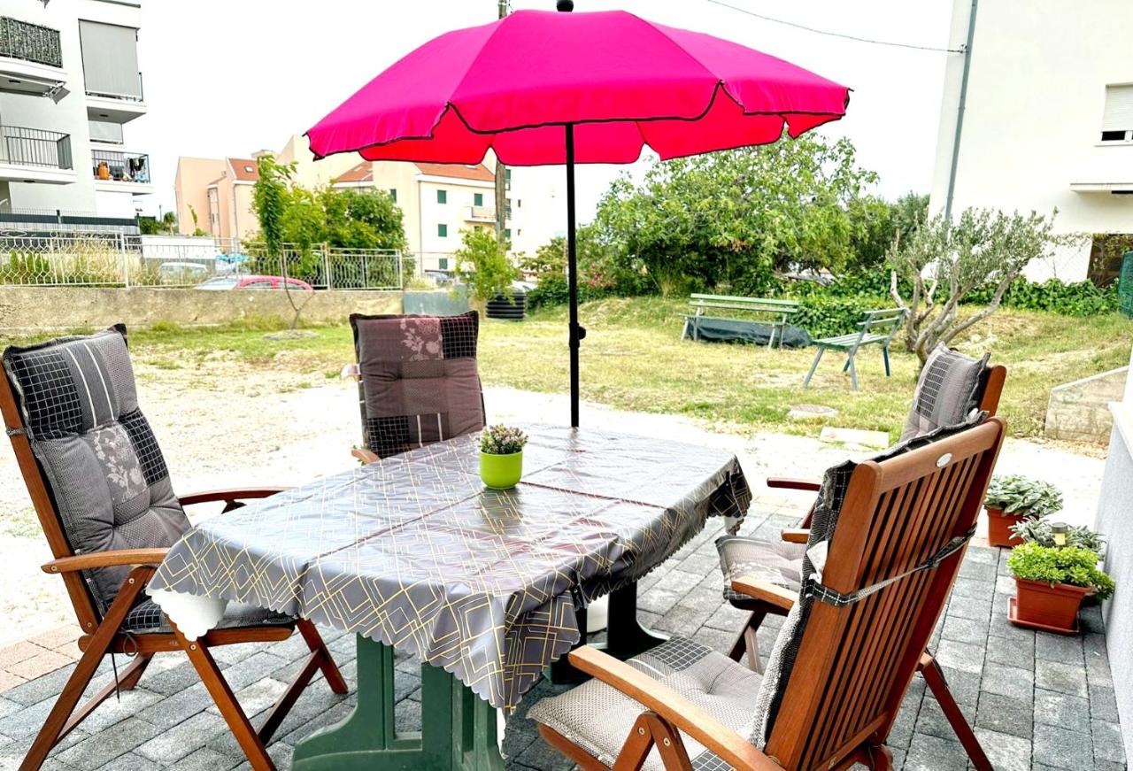 Cozy family apartment in Kaštel Kambelovac - B&B Kutleše