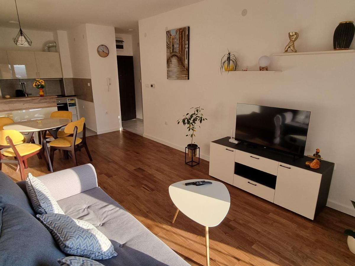 Sunset Apartman - Ferienwohnung Kragujevac
