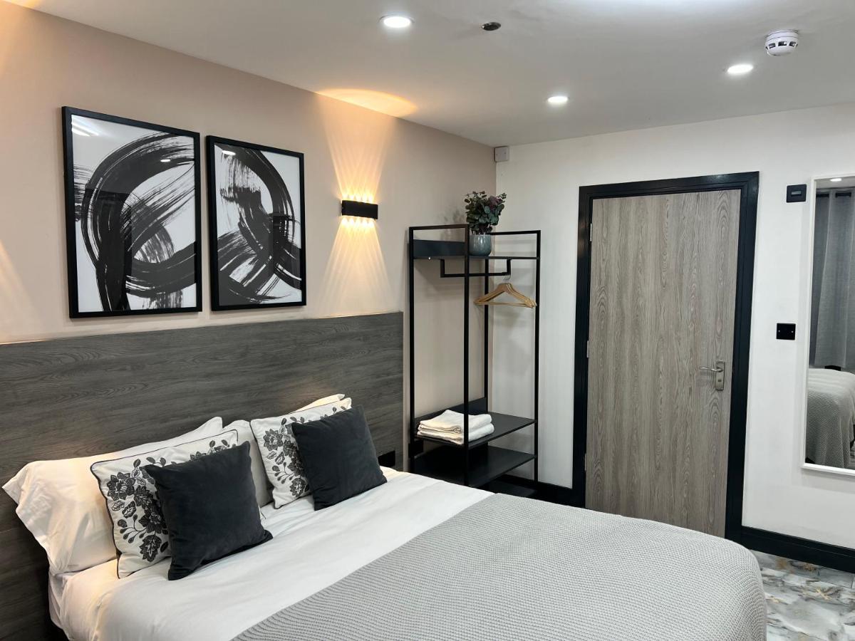 Thandi House Heathrow Airport - B&B