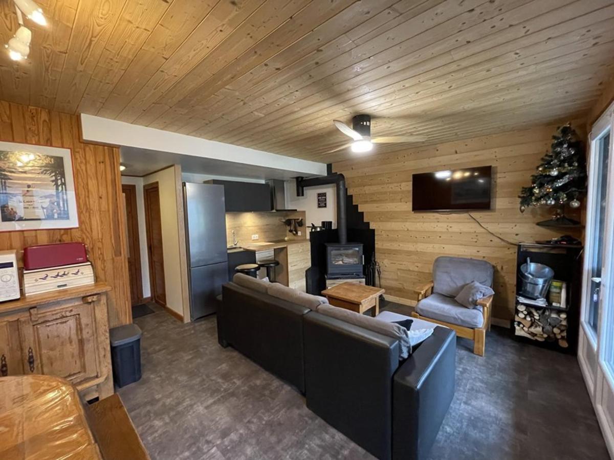 Grand chalet mitoyen dans secteur calme et ensoleillé - FR-1-787-38 - Ferienwohnung Laveissière