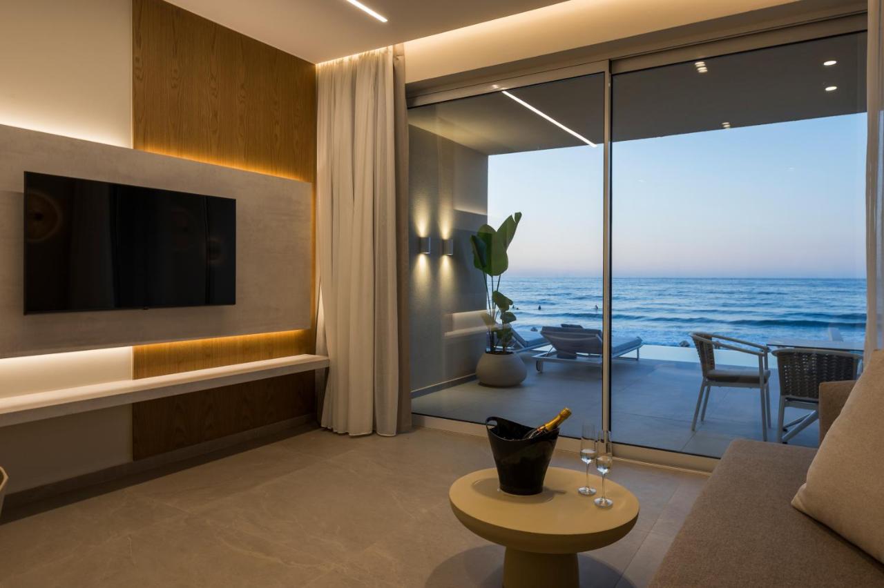 Sunset Suite - One Bedroom with Private Pool and Beach Access