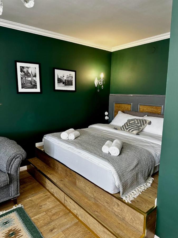 LUX-Апартаменты London Style в центре Усть-Каменогорска - B&B