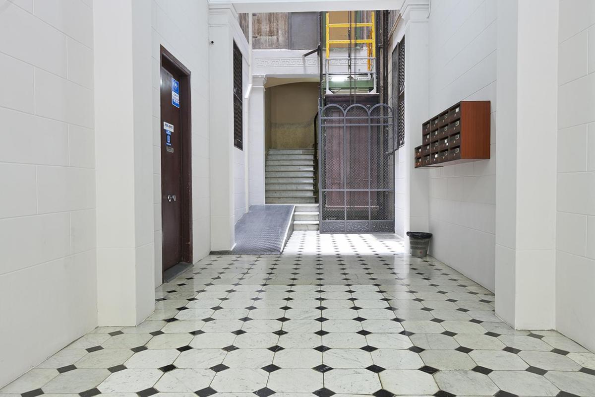Great location with private terrace - B&B Barcellona