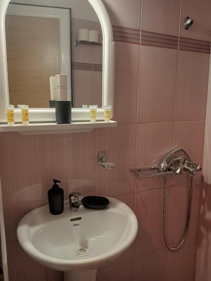 Deluxe Double Room with Side Sea View