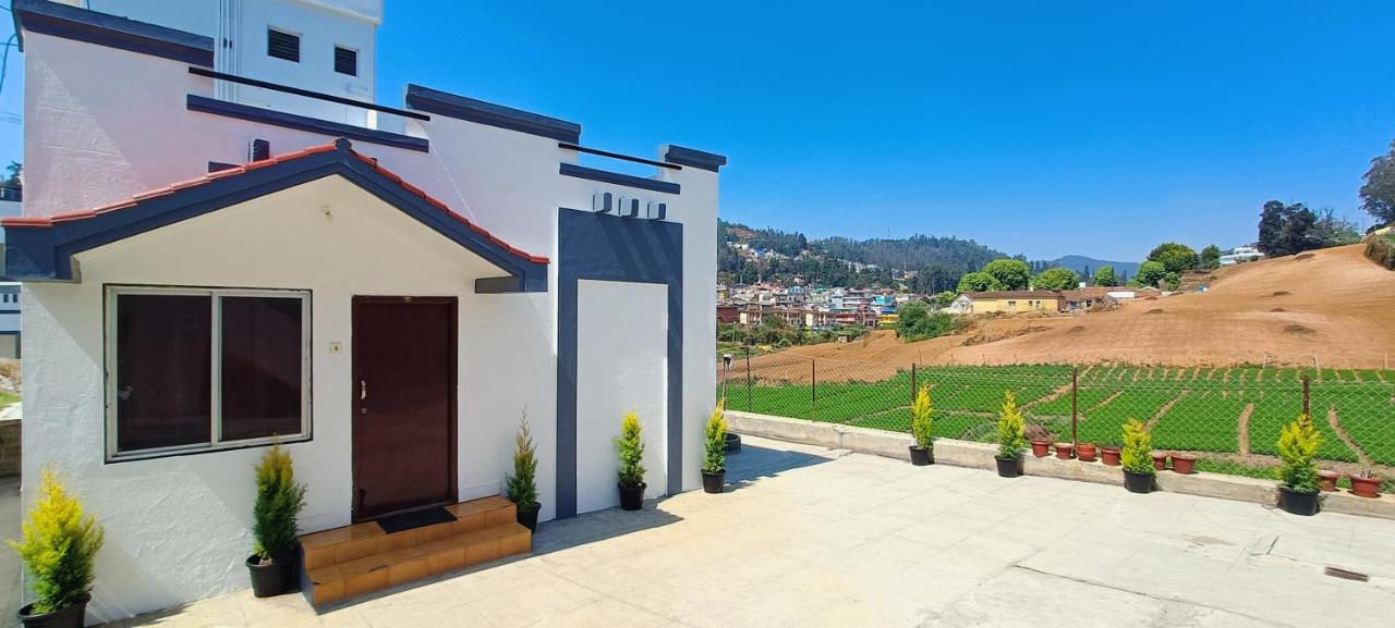 Mithra Cottages Ooty Individual Villa Breakfast Complementary, Campfire Available, BBQ Available - B&B