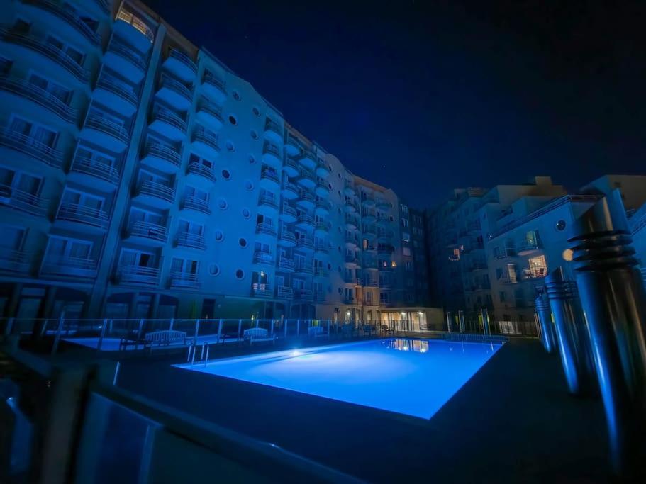 Cozy studio with pool close to the sea - Ferienwohnung Ostende