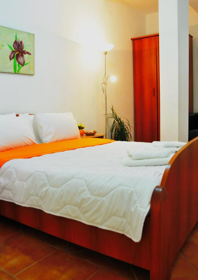Studio with Sea View (3 Adults)