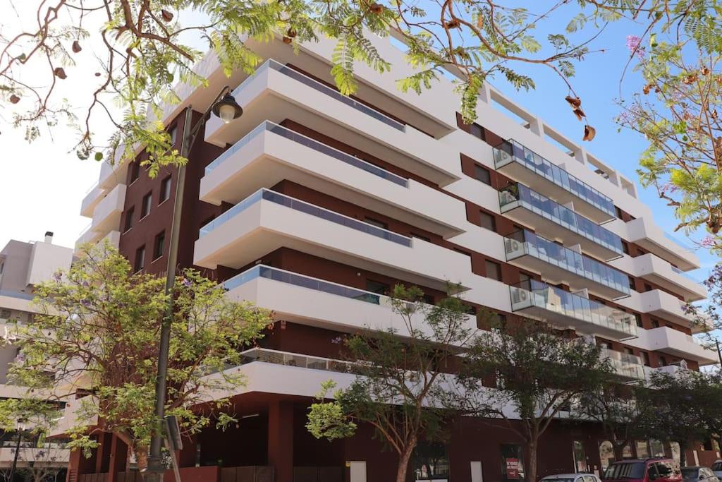 Oasis in Estepona with Parking 5min from the beach - Ferienwohnung Estepona