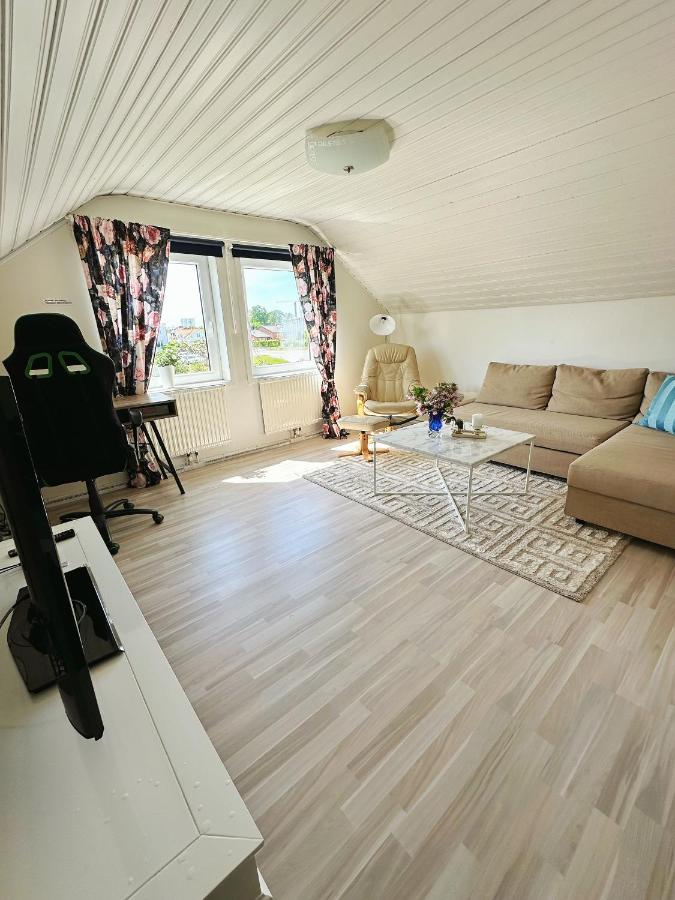 Centralt och havsnära på Stensö - Ferienwohnung Kalmar