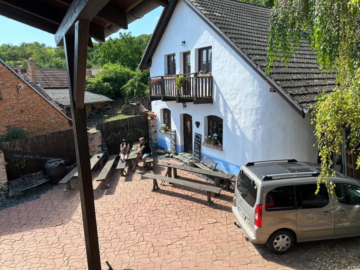 Ubytování Slovácký dvůr Němčičky - B&B
