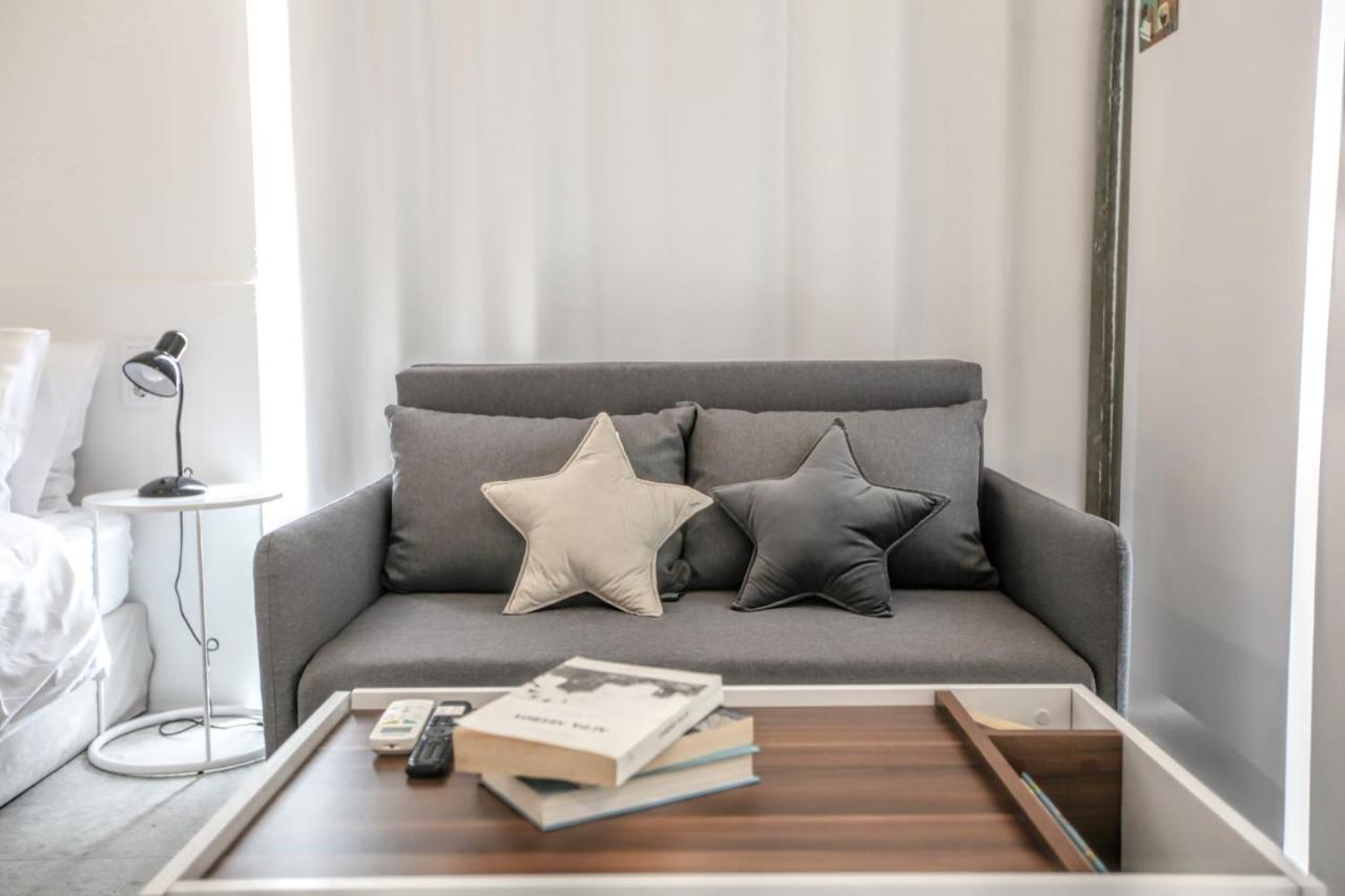 King Studio with Sofa Bed