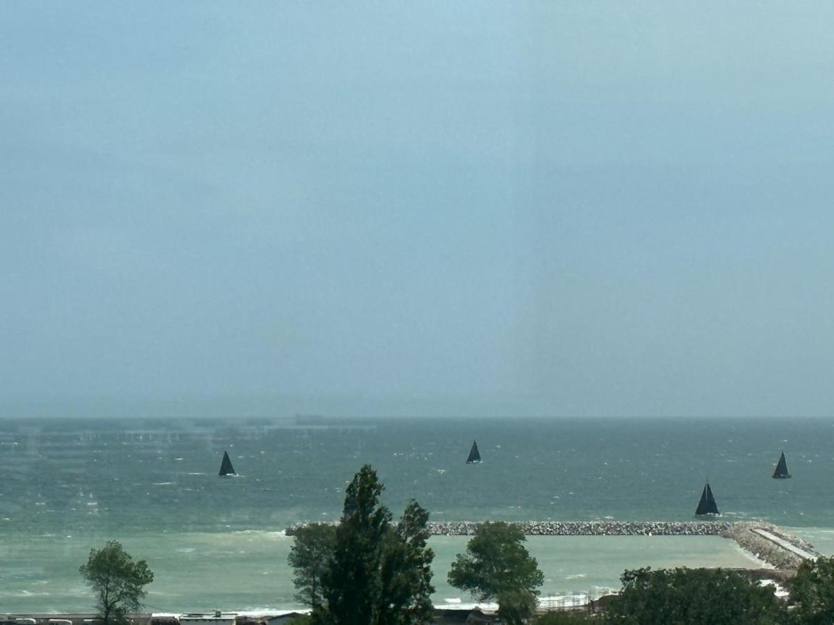 Donna Alba Seaview Penthouse, casa ta de pe plajă - Ferienwohnung Neptun