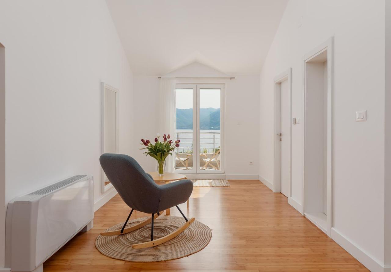 Mosaic Penthouse Condo with Sea View - Bed and Breakfast