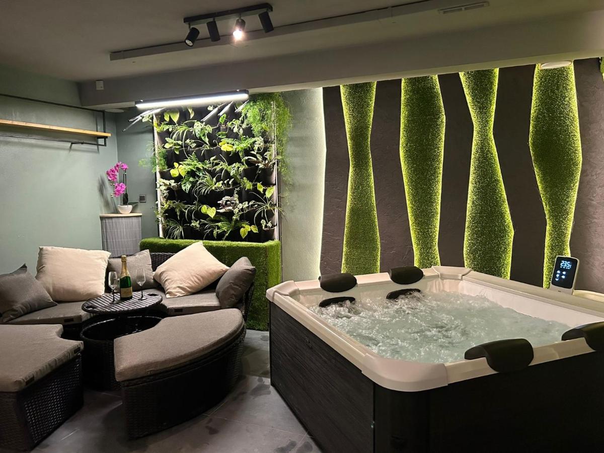 LEO Apartment FREE PARKING - President Palace - B&B Bratislava