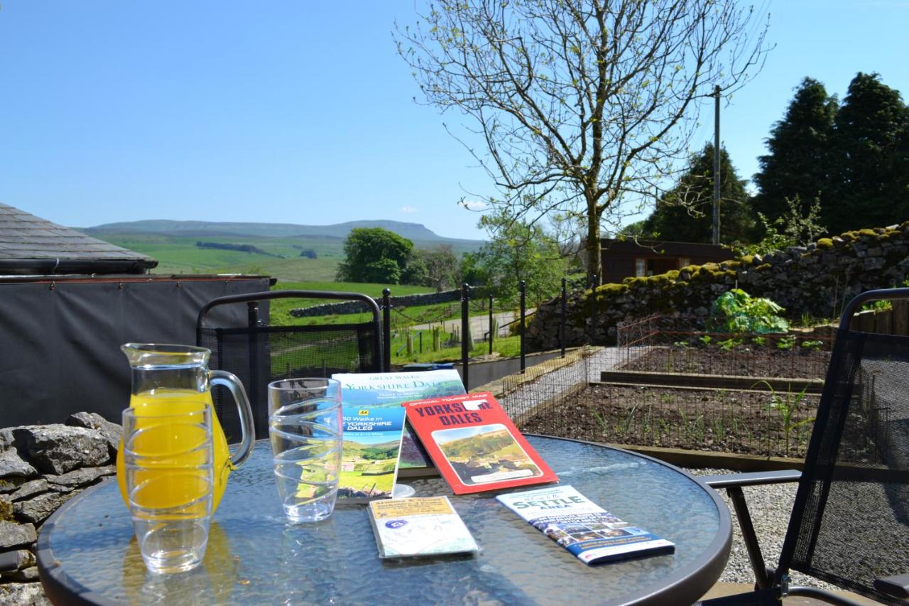 Ashes Farm - Ingleborough Barn Cottage, with 3 peaks views, Horton In Ribblesdale, Settle - B&B Settle