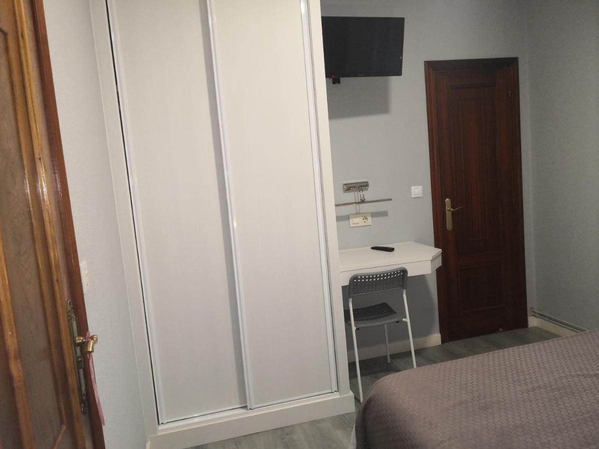 Doppel- oder Zweibettzimmer