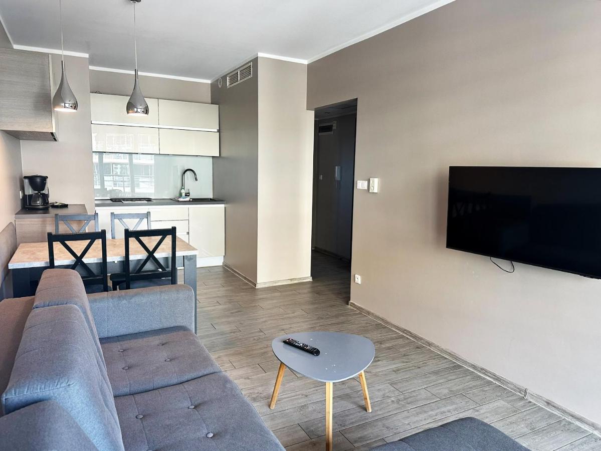 One Bedroom Apartment with Balcony and Lateral Sea View